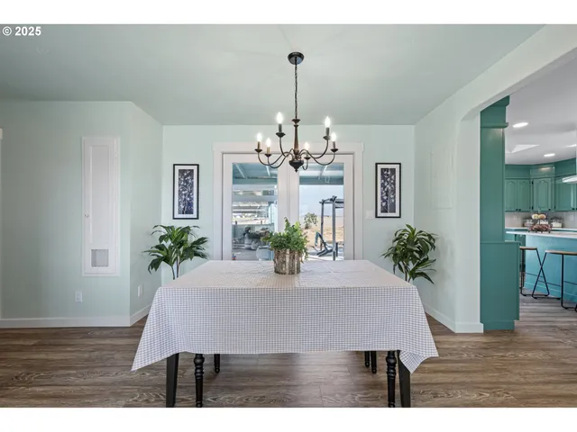 $579,000 | 24315 Peoria Road, Harrisburg, OR 97446