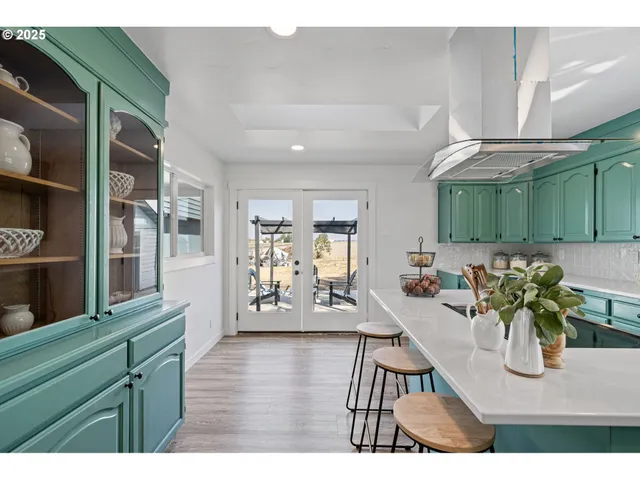 $579,000 | 24315 Peoria Road, Harrisburg, OR 97446