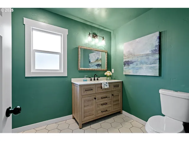 $579,000 | 24315 Peoria Road, Harrisburg, OR 97446