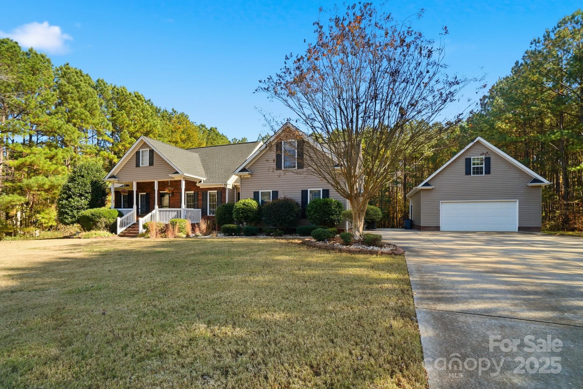 726 Sunnywood Road York, SC 29745 - Photo 1 of 35 Gallery Image 1