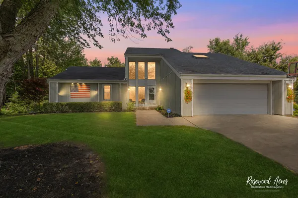 $394,900 | 23 Birchwood Lane, St. Anne, IL 60964