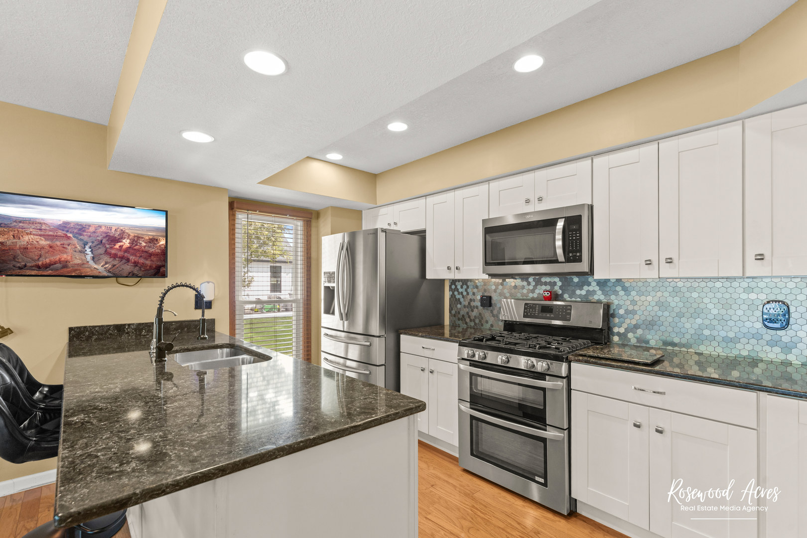 23 Birchwood Lane St. Anne, IL 60964 - Photo 7 of 32