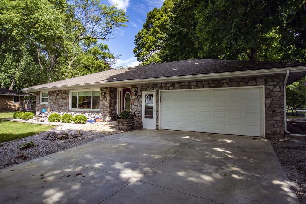 2101 Bashor Road Goshen, IN 46526 - Photo 2 of 21 Gallery Image 2