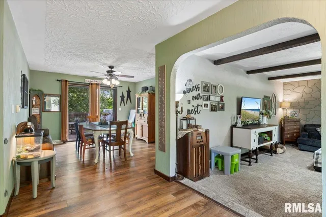 $299,900 | 109 Hillcrest Drive, Geneseo, IL 61254