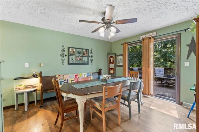 $299,900 | 109 Hillcrest Drive, Geneseo, IL 61254