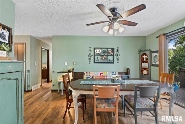 $299,900 | 109 Hillcrest Drive, Geneseo, IL 61254