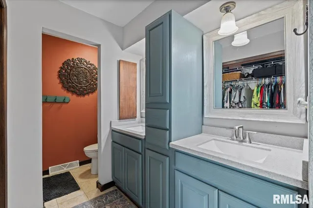 $299,900 | 109 Hillcrest Drive, Geneseo, IL 61254