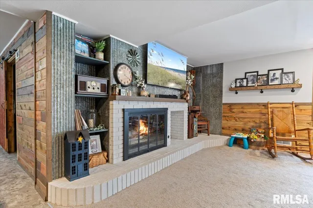 $299,900 | 109 Hillcrest Drive, Geneseo, IL 61254