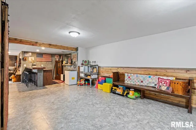 $299,900 | 109 Hillcrest Drive, Geneseo, IL 61254