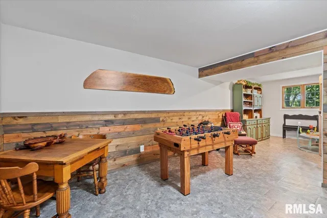 $299,900 | 109 Hillcrest Drive, Geneseo, IL 61254