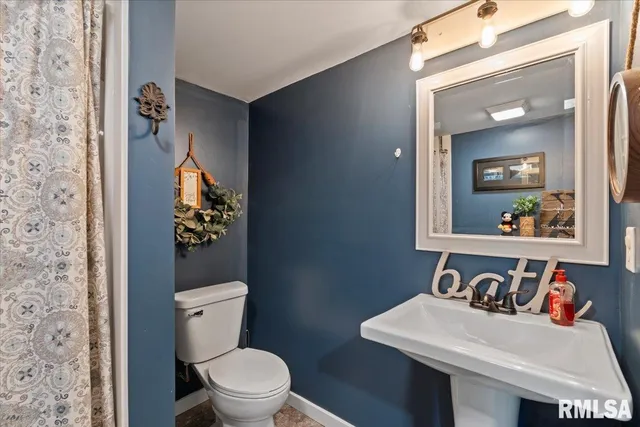 $299,900 | 109 Hillcrest Drive, Geneseo, IL 61254