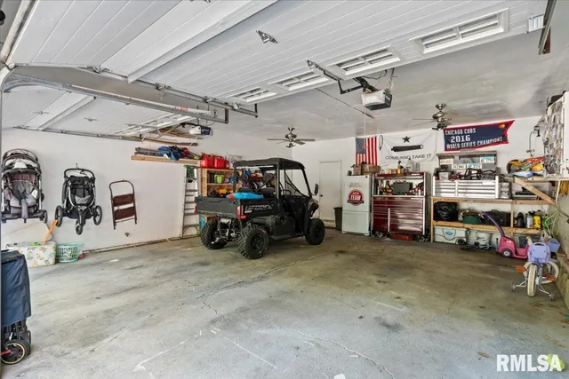 $299,900 | 109 Hillcrest Drive, Geneseo, IL 61254