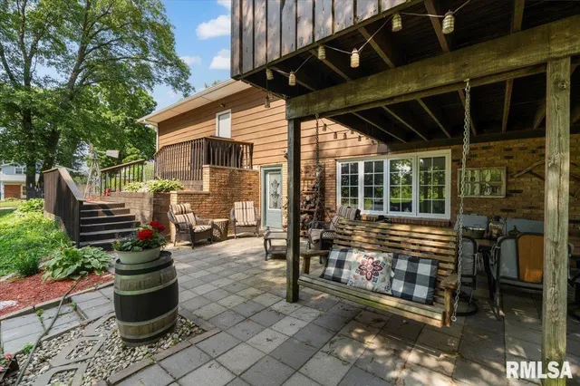 $299,900 | 109 Hillcrest Drive, Geneseo, IL 61254