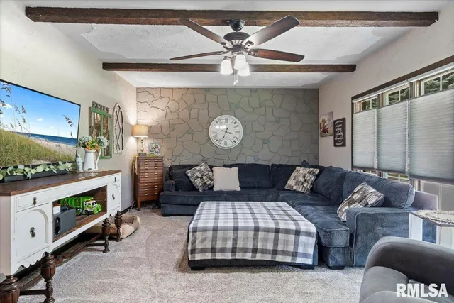 $299,900 | 109 Hillcrest Drive, Geneseo, IL 61254