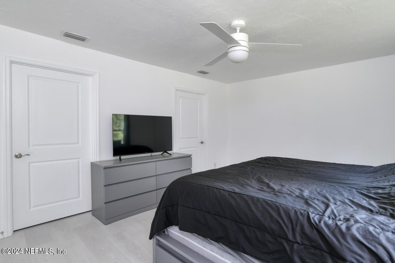 101 Killian Drive Hawthorne, FL 32640 - Photo 20 of 34 MASTER BEDROOM