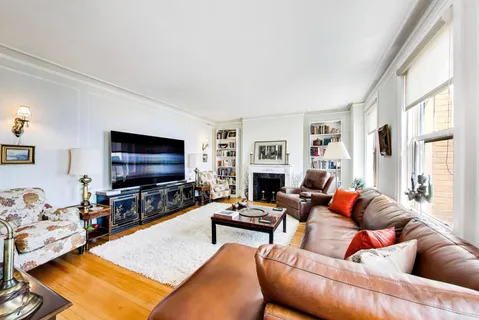 $259,500 | 5000 South East End Avenue, Unit 24B, Chicago, IL 60615