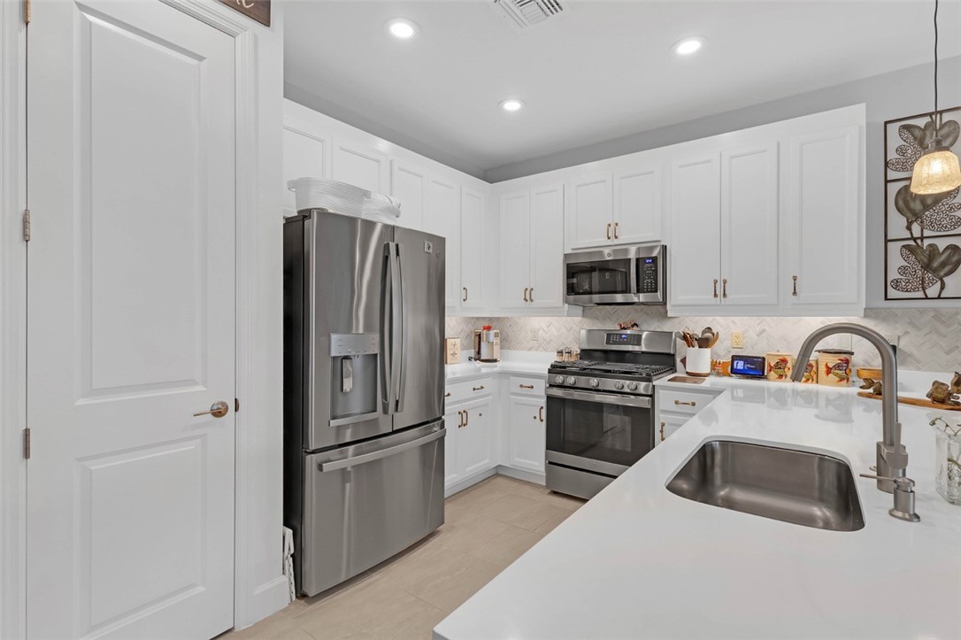 11972 Southwest Backrush Road Port St. Lucie, FL 34987 - Photo 5 of 36 Gallery Image 5
