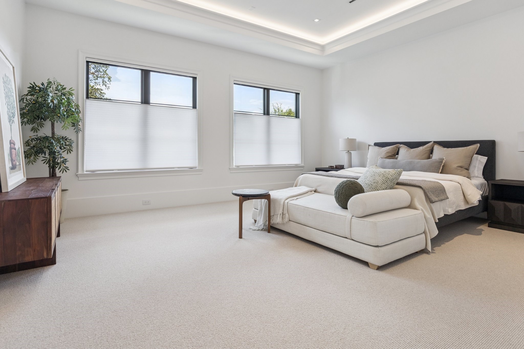 2711 Eastgrove Lane Houston, TX 77027 - Photo 25 of 48 a spacious bedroom with a bed and a window