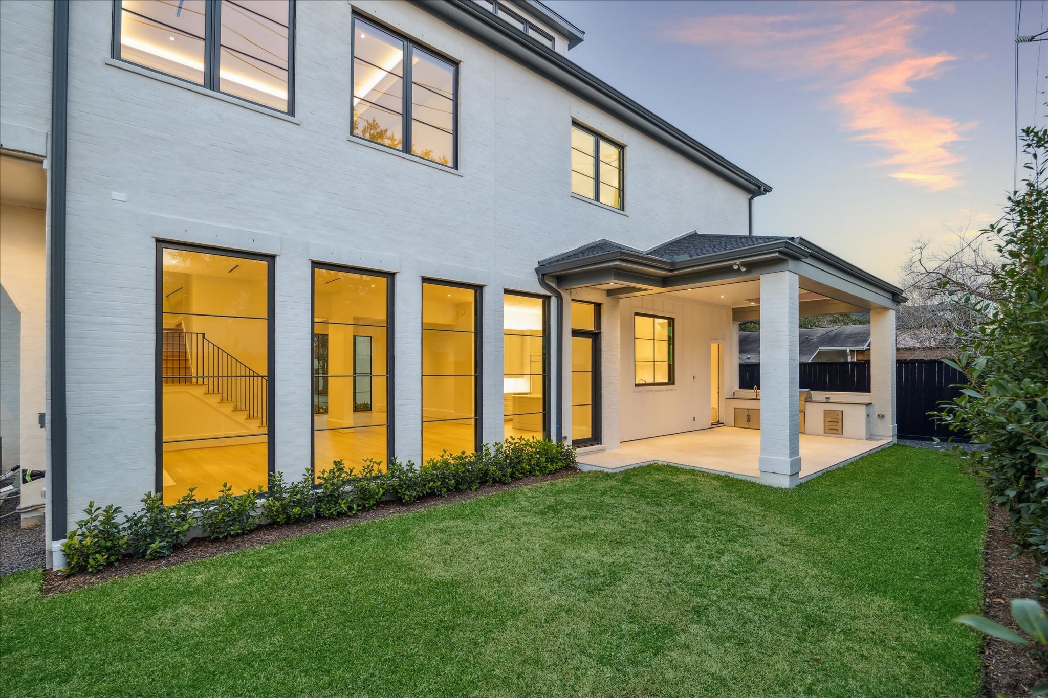 2711 Eastgrove Lane Houston, TX 77027 - Photo 47 of 48 a front view of house with yard