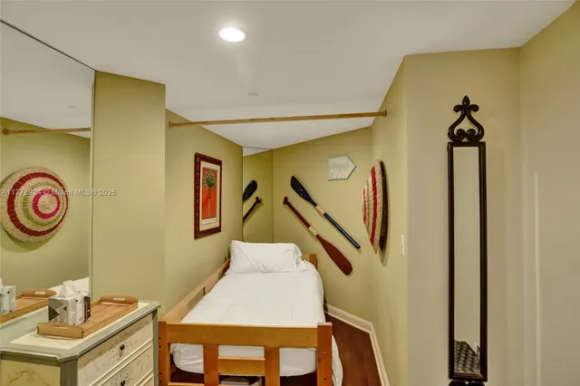 $10,500 | 19111 Collins Avenue, Unit 908, Sunny Isles Beach, FL 33160