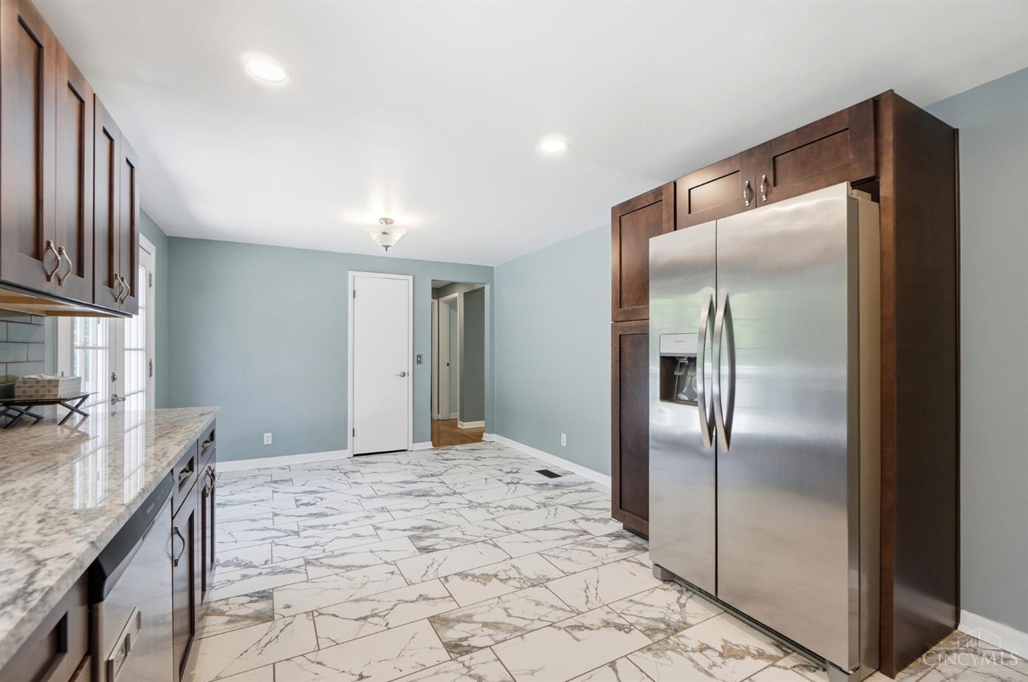 3331 Mt Carmel Road Cincinnati, OH 45244 - Photo 12 of 53