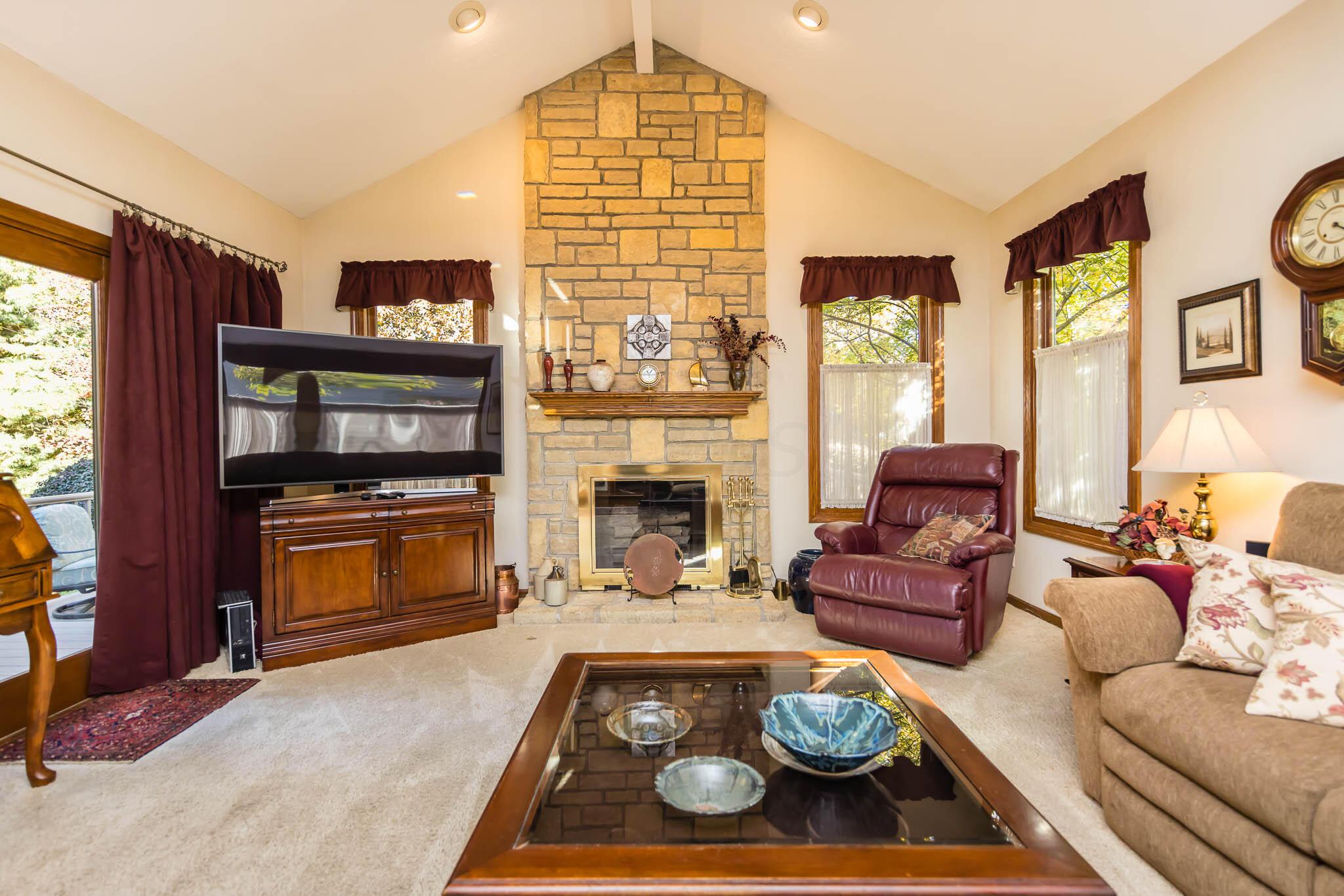 901 Riva Ridge Boulevard Columbus, OH 43230 - Photo 18 of 48 20'4" x 15' 8" Family Room