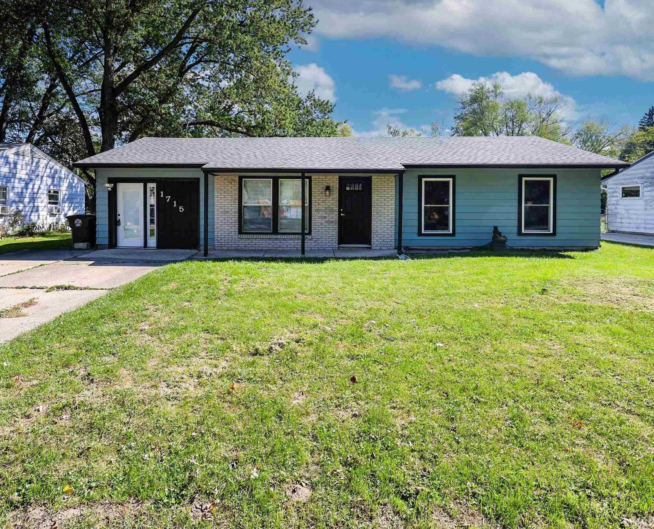 1715 Godfrey Road Fort Wayne, IN 46819 - Photo 2 of 31