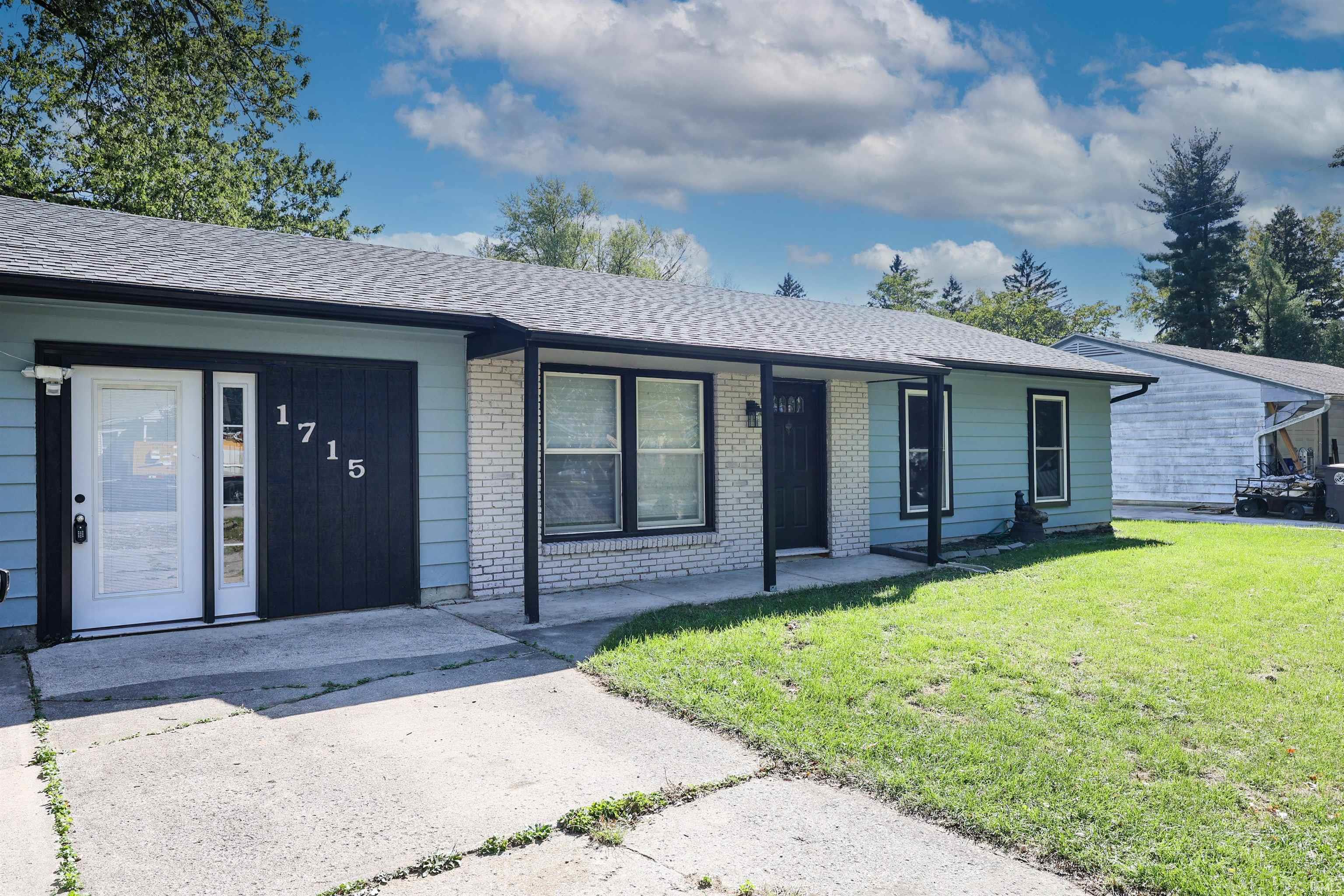 1715 Godfrey Road Fort Wayne, IN 46819 - Photo 3 of 31