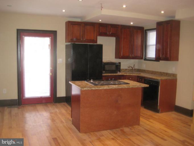615 Columbia Road Northwest Washington, DC 20001 - Photo 1 of 26 Interior (General)