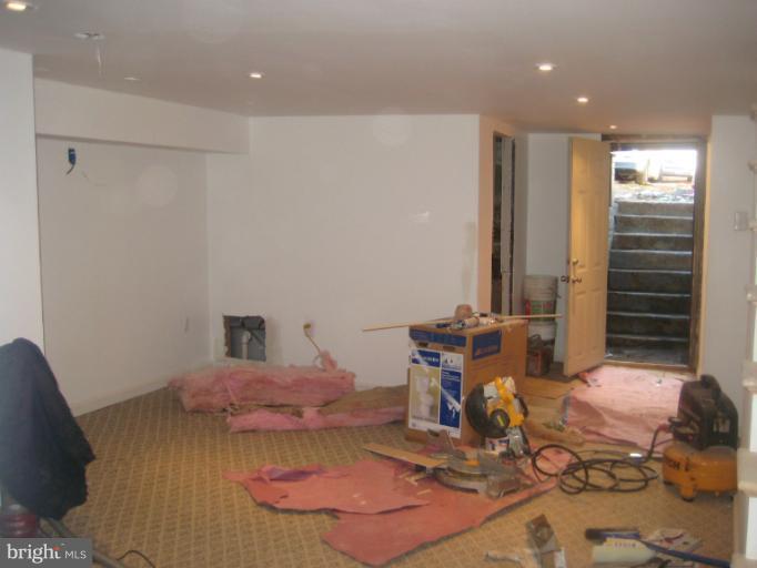 615 Columbia Road Northwest Washington, DC 20001 - Photo 12 of 26 Interior (General)