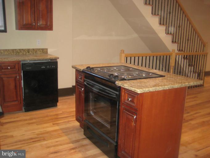 615 Columbia Road Northwest Washington, DC 20001 - Photo 20 of 26 Kitchen