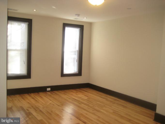 615 Columbia Road Northwest Washington, DC 20001 - Photo 3 of 26 Bedroom (Master)