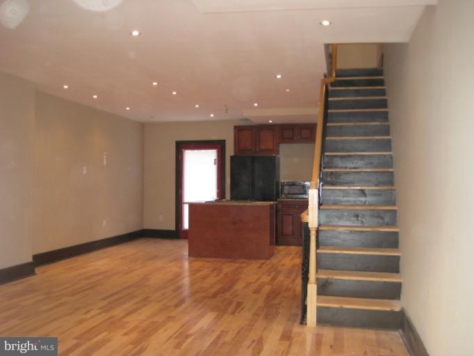 615 Columbia Road Northwest Washington, DC 20001 - Photo 4 of 26 Interior (General)