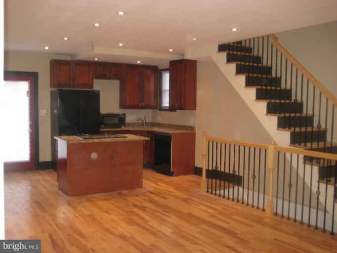 615 Columbia Road Northwest Washington, DC 20001 - Photo 7 of 26 Interior (General)