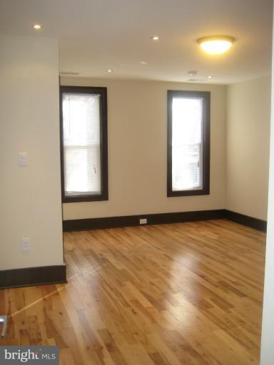 615 Columbia Road Northwest Washington, DC 20001 - Photo 8 of 26 Bedroom (Master)