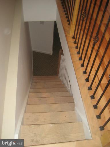 615 Columbia Road Northwest Washington, DC 20001 - Photo 9 of 26 Interior (General)