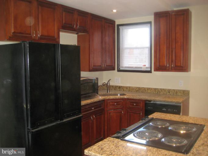 615 Columbia Road Northwest Washington, DC 20001 - Photo 10 of 26 Kitchen