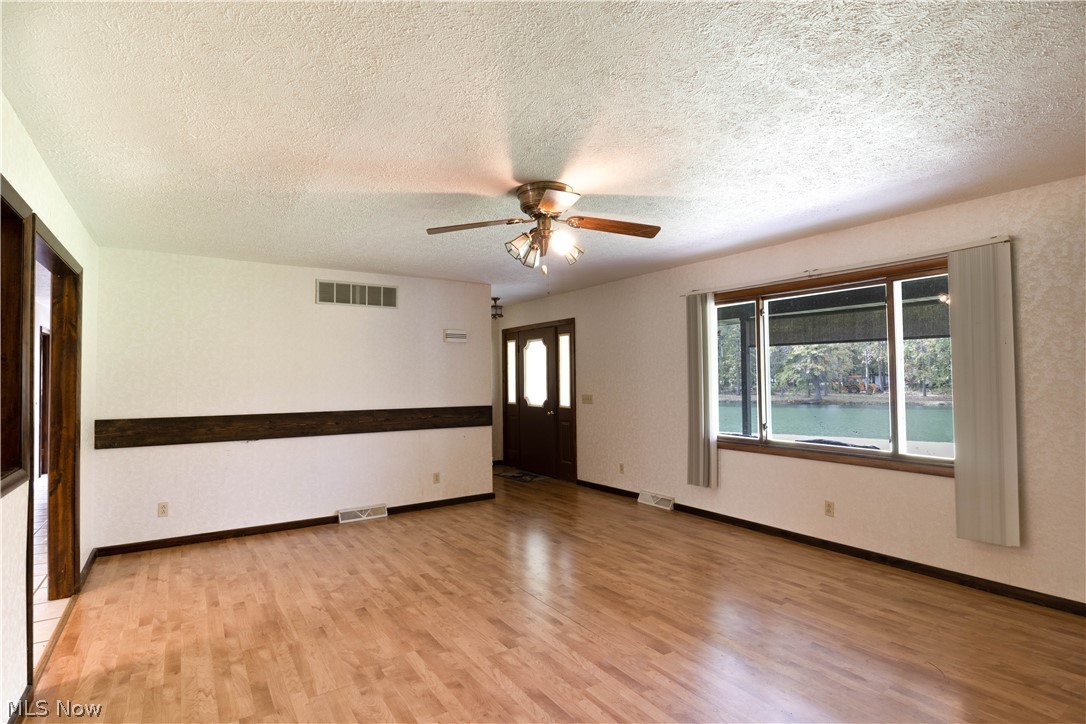 6795 Palmyra Road Southwest Warren, OH 44481 - Photo 6 of 19 Gallery Image 6