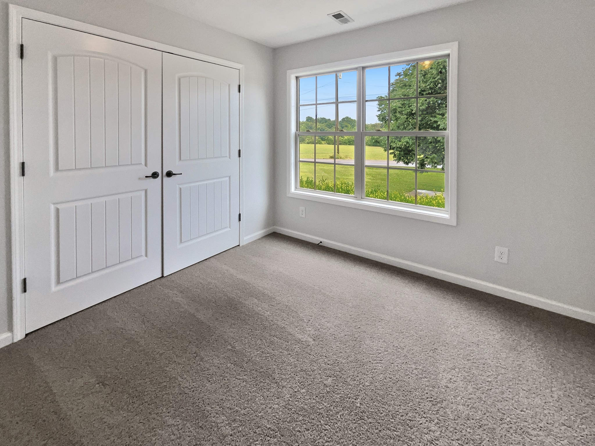 851 Salem Road Clarksville, TN 37040 - Photo 13 of 21 an empty room with a window