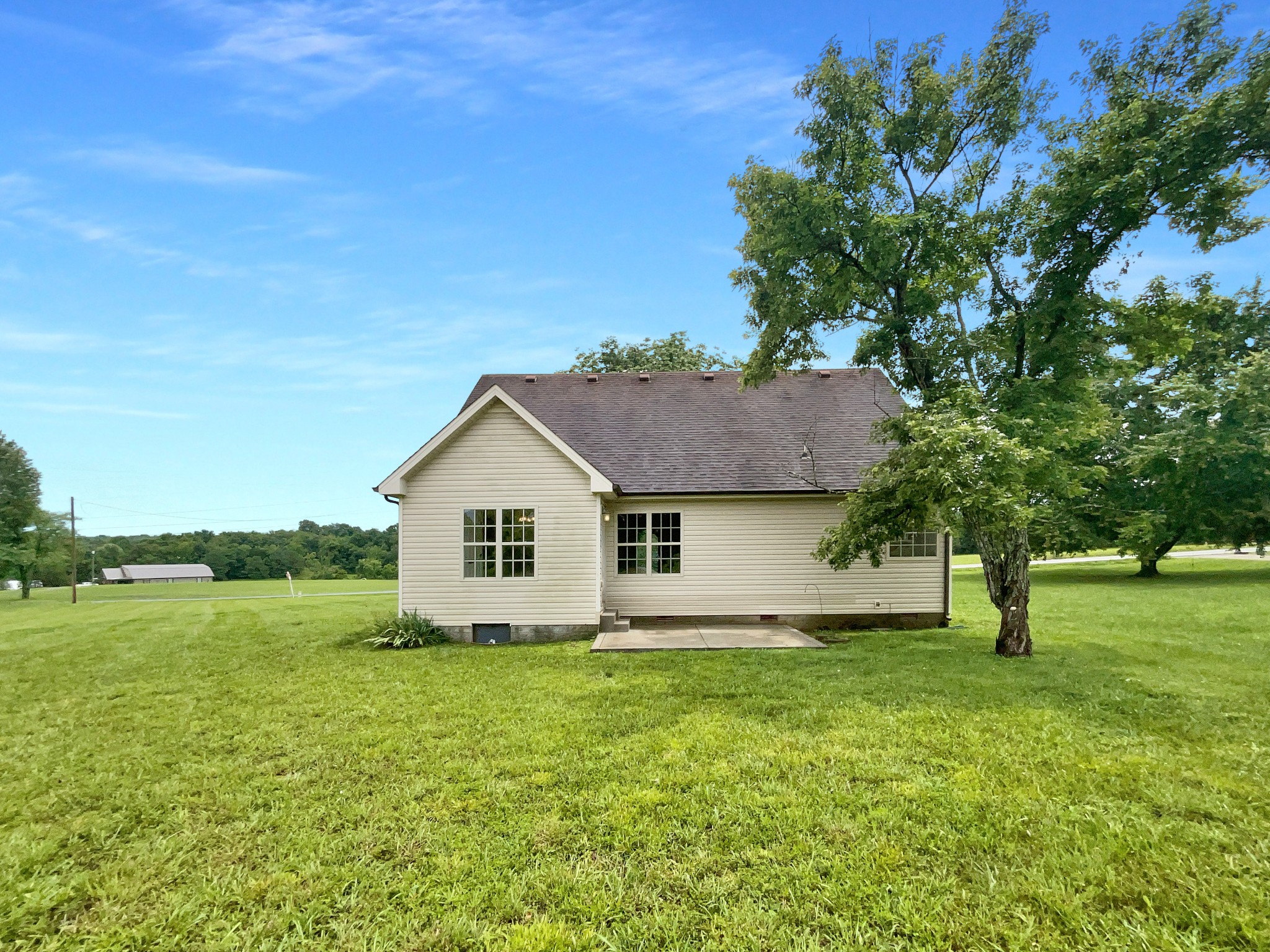 851 Salem Road Clarksville, TN 37040 - Photo 8 of 21 a house with garden in front of it