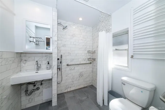 $325,000 | 75-c Edgewater Park Edgewater Park, Unit 75C | Throgs Neck