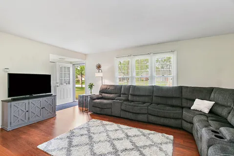$399,000 | 1405 Newcastle Lane, Hoffman Estates, IL 60169