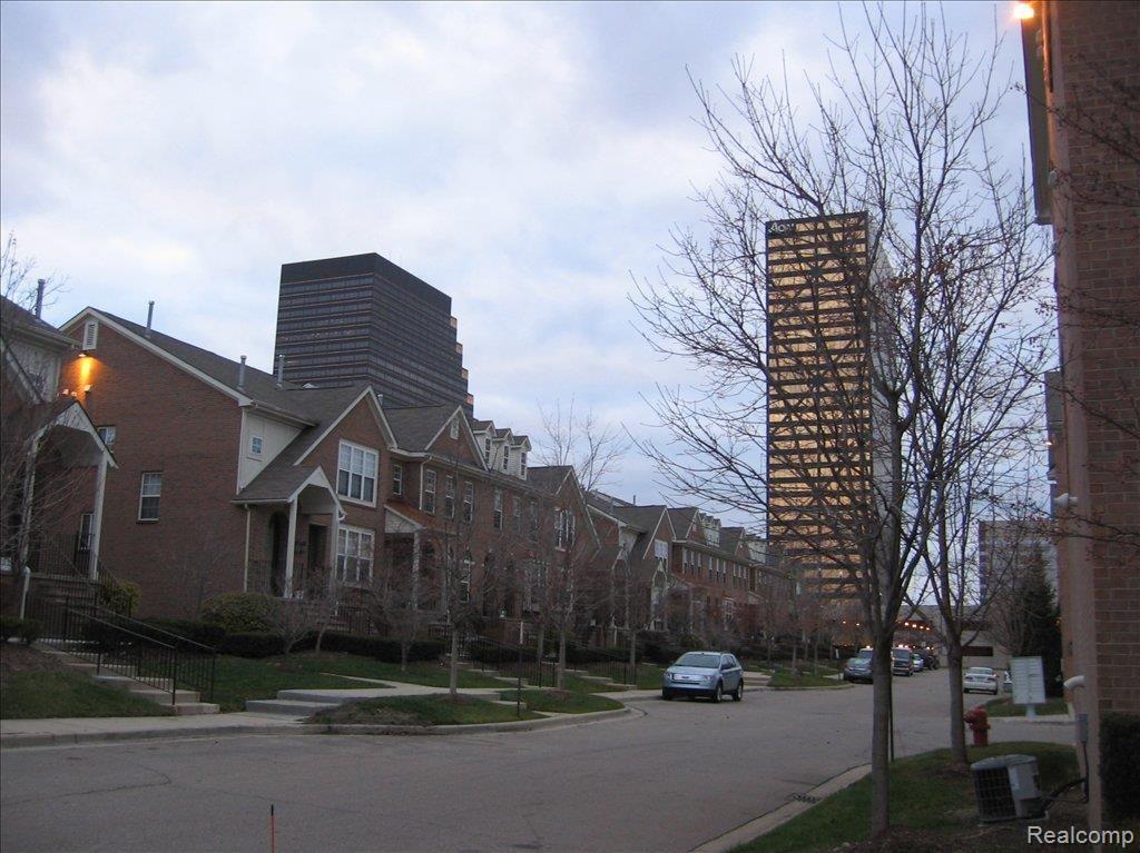 20202 Rodeo Court, Unit 116 Southfield, MI 48075 - Photo 3 of 12 Side St