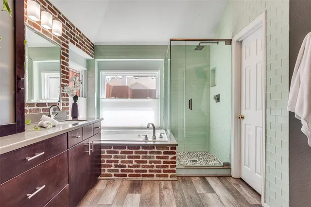 walk in closet with window