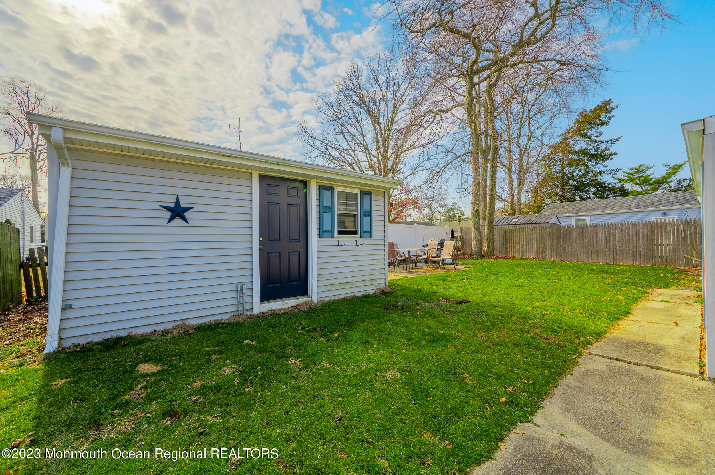 2228 Kenneth Road Point Pleasant, NJ 08742 - Photo 6 of 18 Back 1