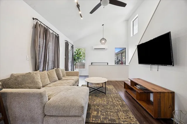 $7,250 | 604 Pressler Street, Austin, TX 78703