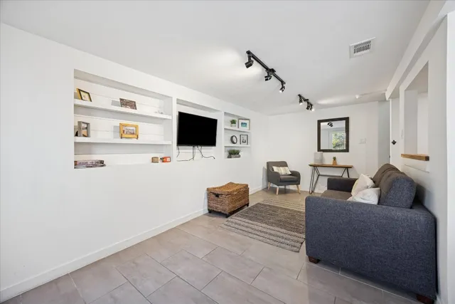 $7,250 | 604 Pressler Street, Austin, TX 78703