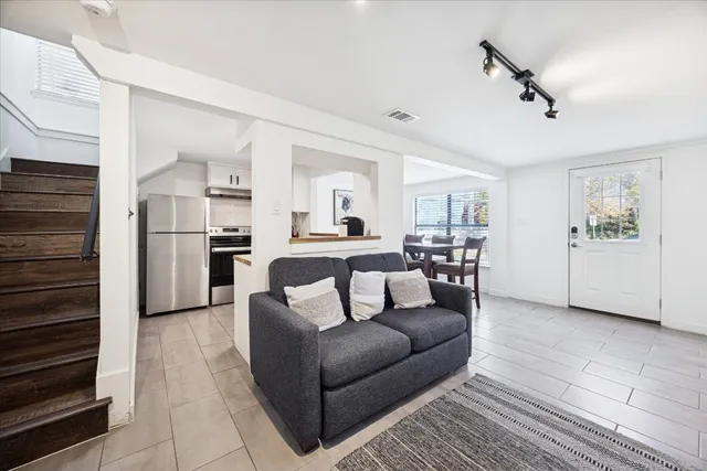 $7,250 | 604 Pressler Street, Austin, TX 78703