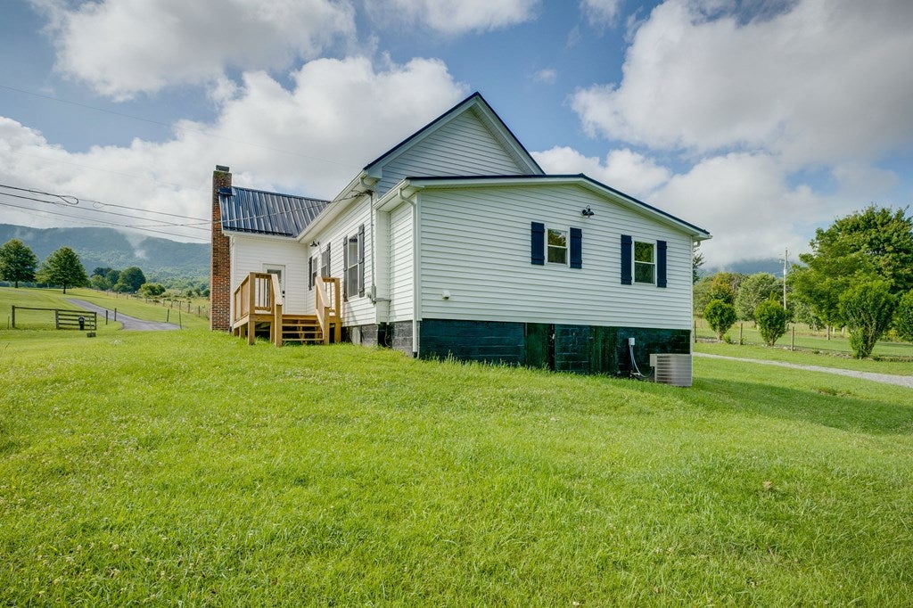 4470 Mountain Road Cedar Bluff, VA 24609 - Photo 21 of 43 Gallery Image 21