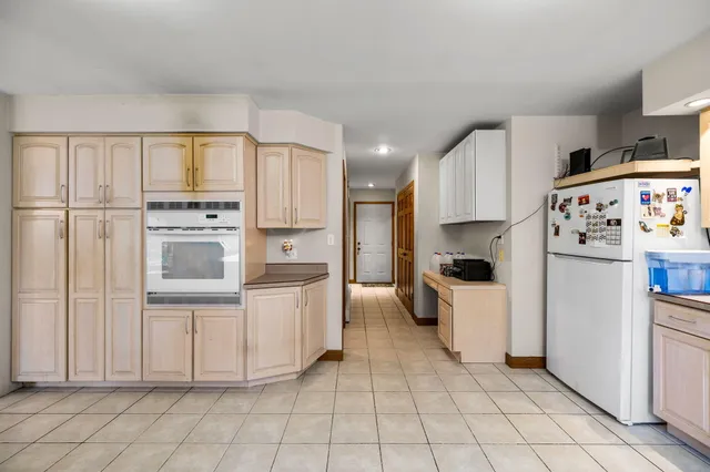 $550,000 | 211 Bluff Avenue, Eastlake, MI 49626